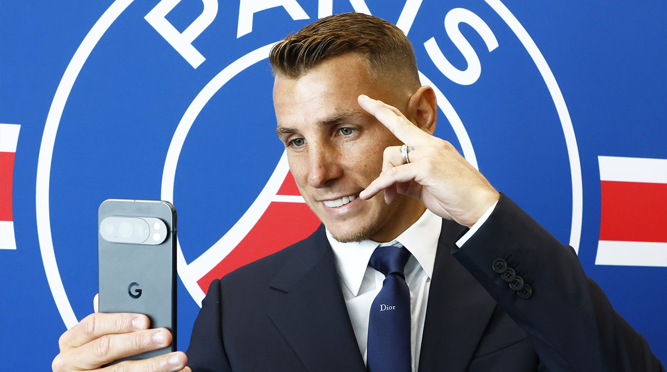 psg-sign-lucas-digne-aston-villa