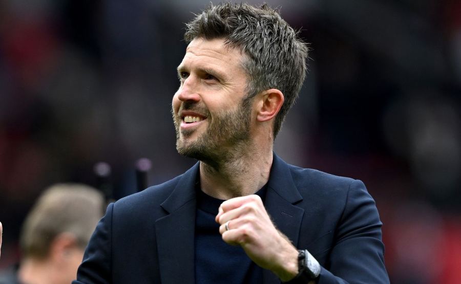 Michael Carrick celebrates